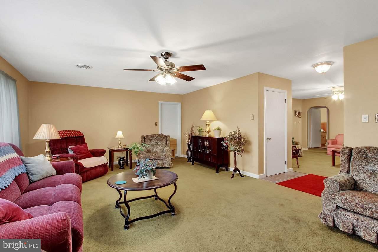 360 Richardson Road York, PA 17408 - Photo 6 of 35 Gallery Image 6