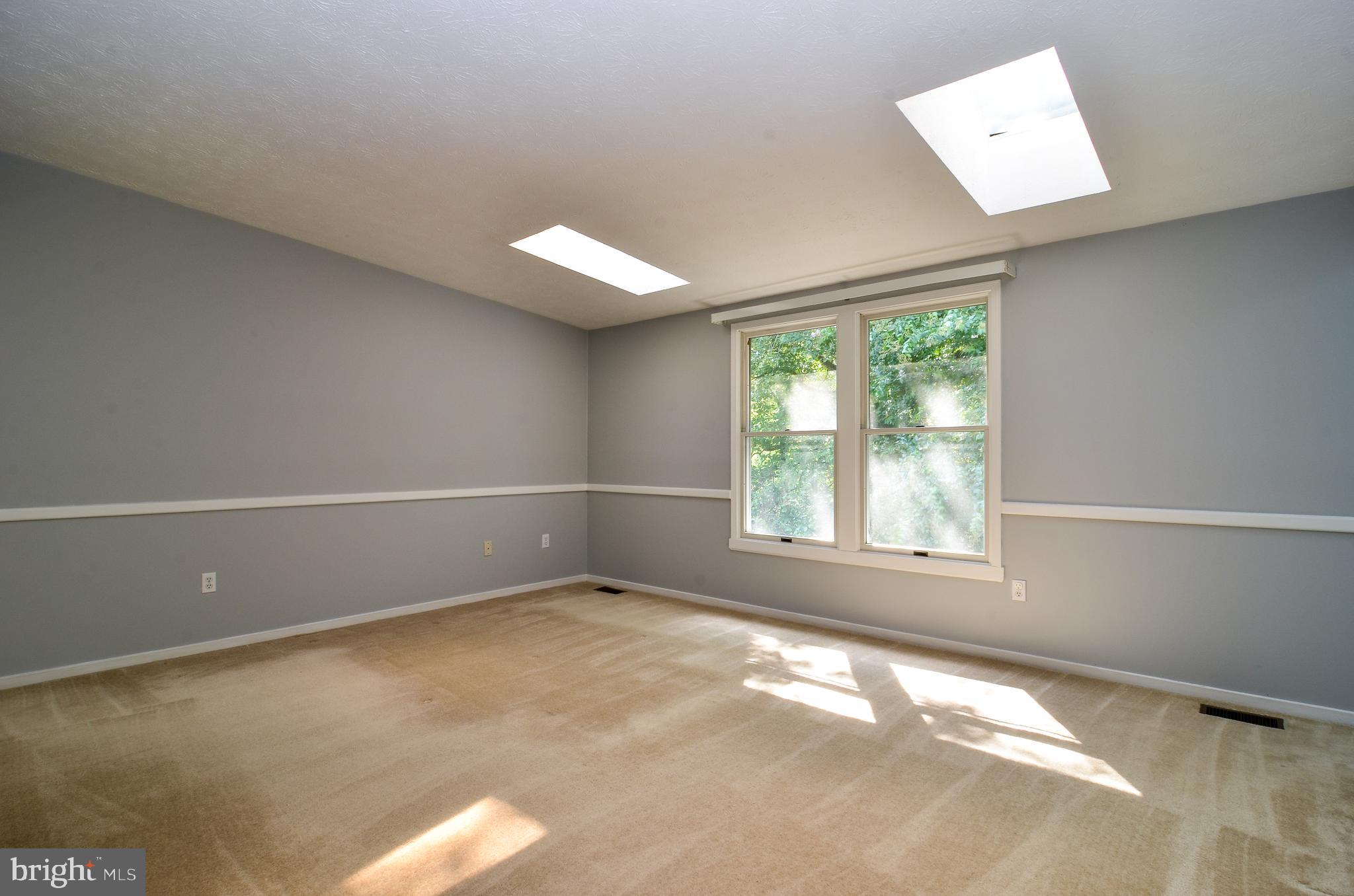 20612 Bell Bluff Road Gaithersburg, MD 20882 - Photo 15 of 41 Master Bedroom.