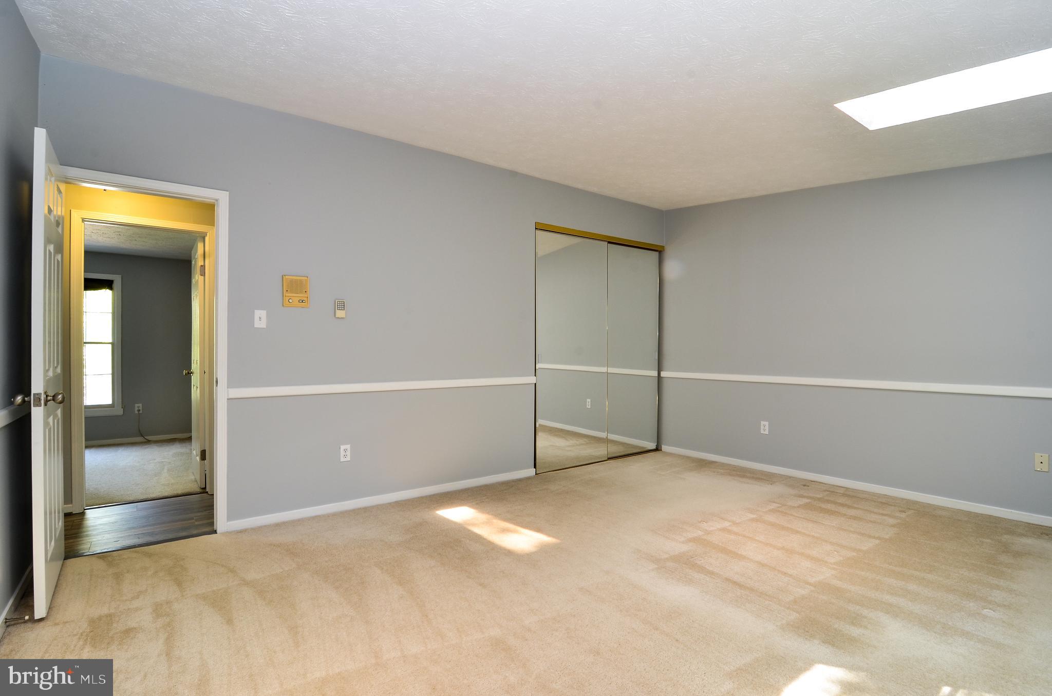 20612 Bell Bluff Road Gaithersburg, MD 20882 - Photo 16 of 41 Master Bedroom.