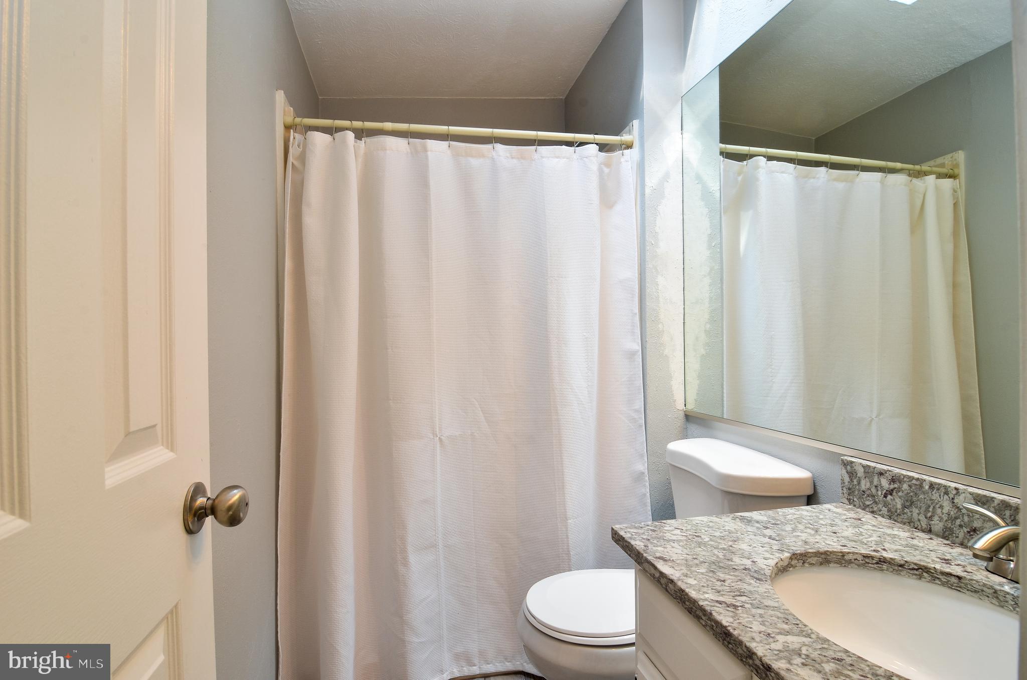 20612 Bell Bluff Road Gaithersburg, MD 20882 - Photo 17 of 41 Master Bath.
