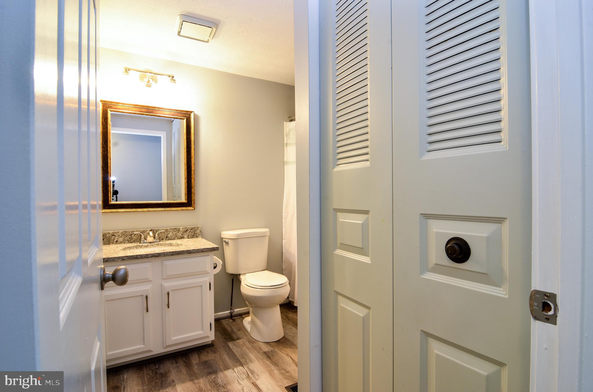 20612 Bell Bluff Road Gaithersburg, MD 20882 - Photo 22 of 41 Full Bath #2.