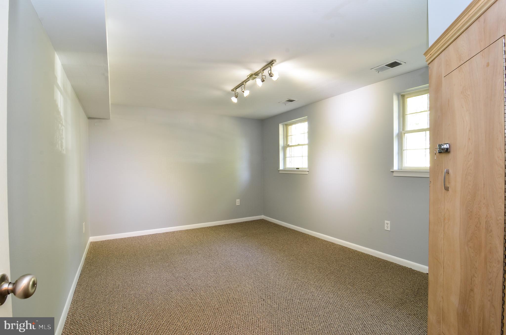 20612 Bell Bluff Road Gaithersburg, MD 20882 - Photo 28 of 41 4th Bedroom Lower Level.