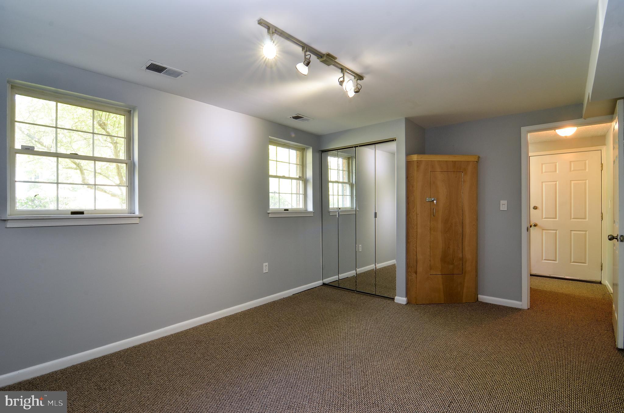 20612 Bell Bluff Road Gaithersburg, MD 20882 - Photo 29 of 41 4th Bedroom Lower Level.