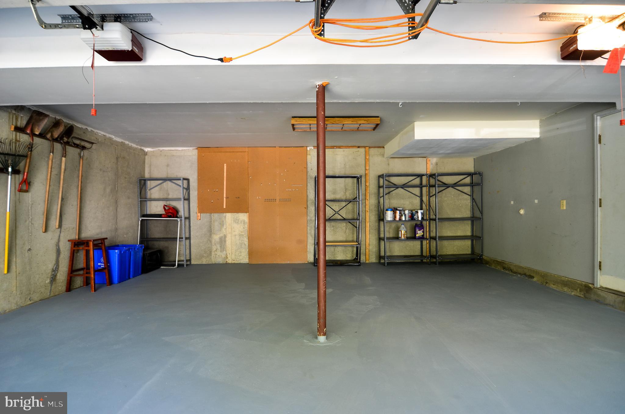 20612 Bell Bluff Road Gaithersburg, MD 20882 - Photo 31 of 41 Garage.