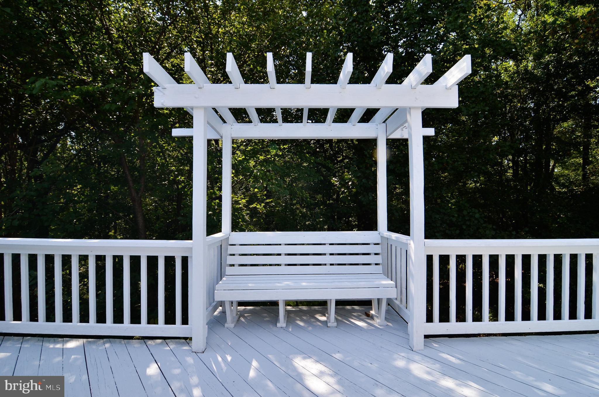 20612 Bell Bluff Road Gaithersburg, MD 20882 - Photo 34 of 41 Deck.