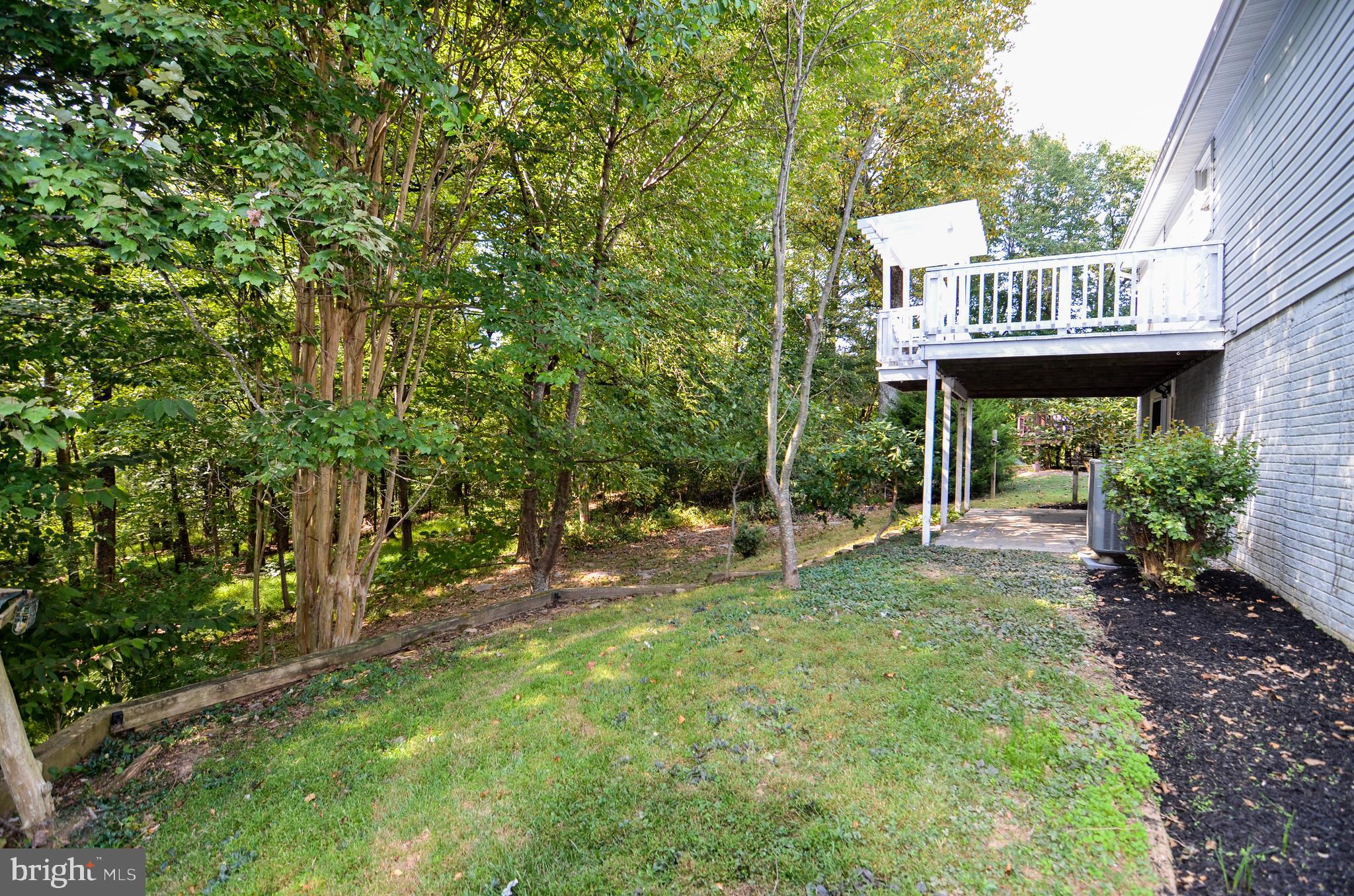 20612 Bell Bluff Road Gaithersburg, MD 20882 - Photo 39 of 41 Exterior Rear.
