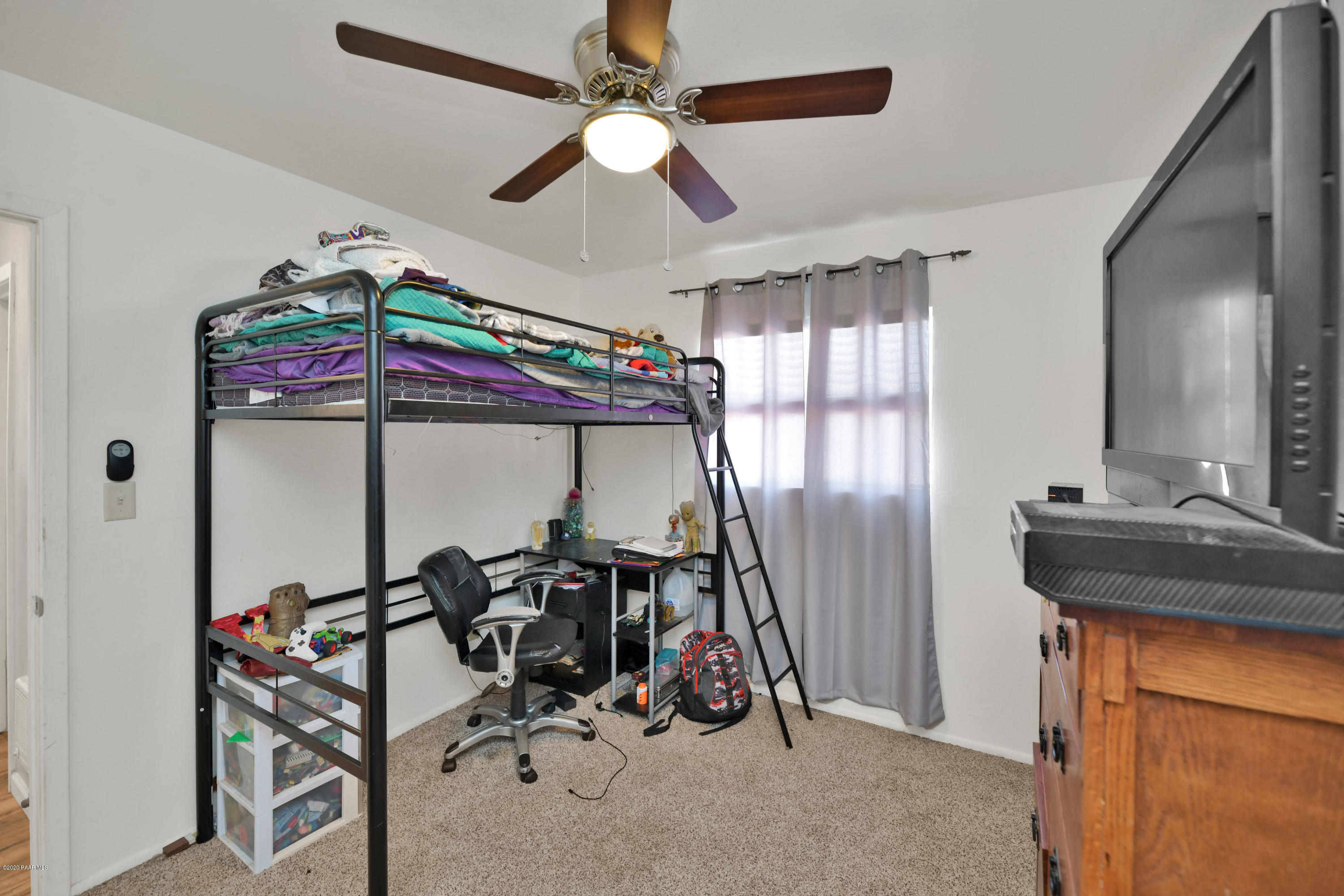 462 West Antelope Run Road Paulden, AZ 86334 - Photo 8 of 20 a view of a room with gym equipment