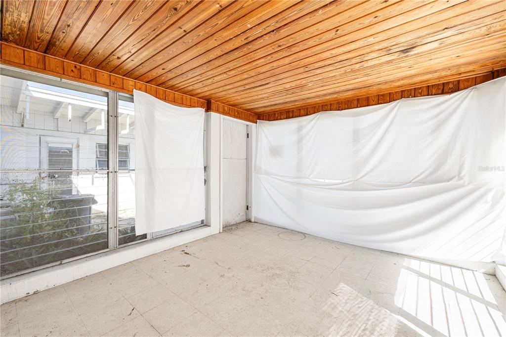 17611 1st Street East Redington Shores, FL 33708 - Photo 13 of 32 a view of an empty room