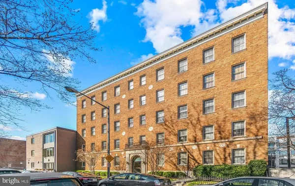 $2,200 | 1417 Newton Street Northwest, Unit 207, Washington, DC 20010