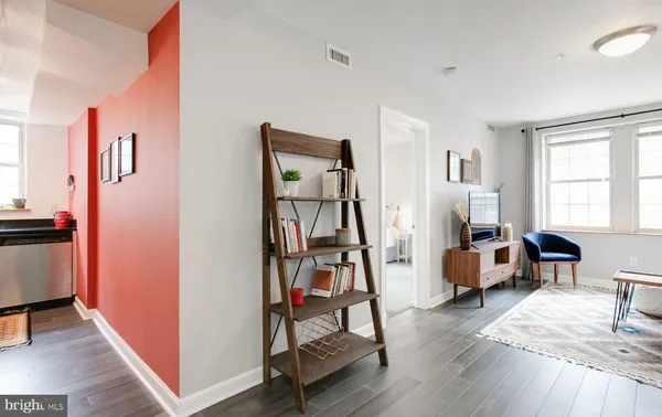 $2,200 | 1417 Newton Street Northwest, Unit 207, Washington, DC 20010