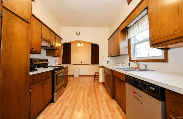 $140,000 | 127 East Wiley Avenue, Bluffton, IN 46714