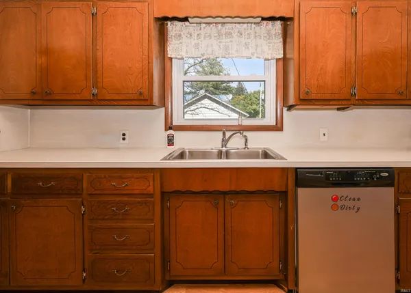 $130,000 | 127 East Wiley Avenue, Bluffton, IN 46714