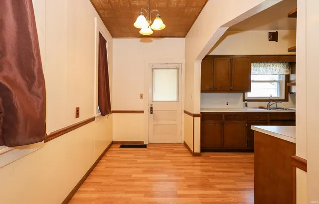 $140,000 | 127 East Wiley Avenue, Bluffton, IN 46714