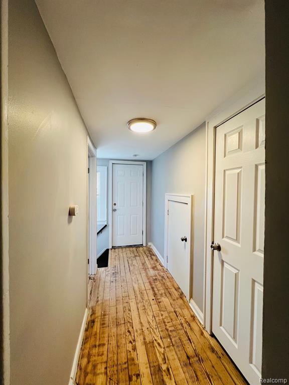 8292 Rivard Avenue Warren, MI 48089 - Photo 19 of 34