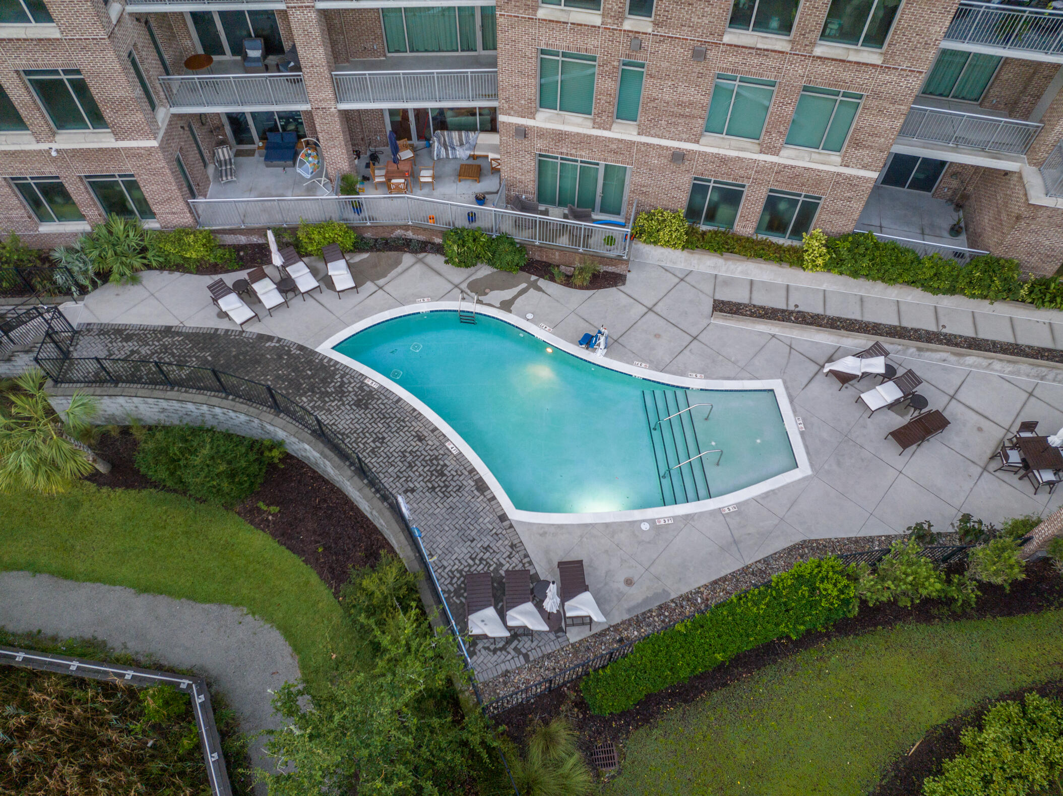 155 Wingo Way, Unit 426 Mount Pleasant, SC 29464 - Photo 37 of 52 Saltwater pool