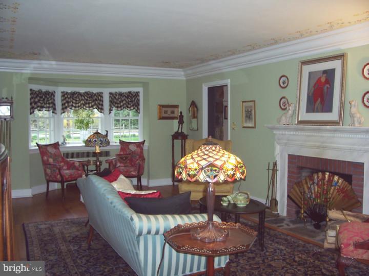 410 West Rose Valley Road Wallingford, PA 19086 - Photo 5 of 21 Living Room