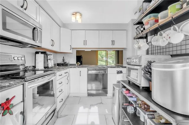 $205,000 | 6 Hennig Drive, Pittsburgh, PA 15236