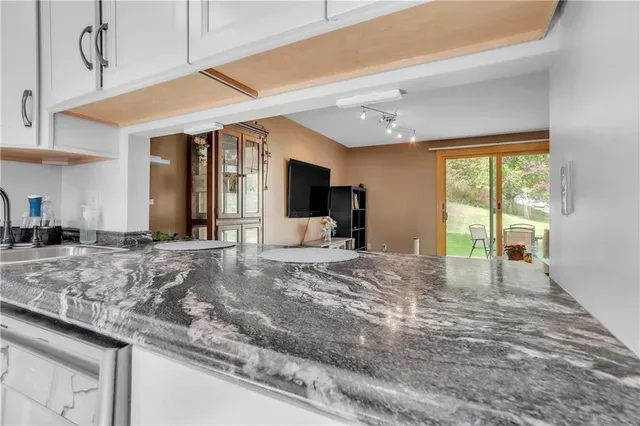 $205,000 | 6 Hennig Drive, Pittsburgh, PA 15236