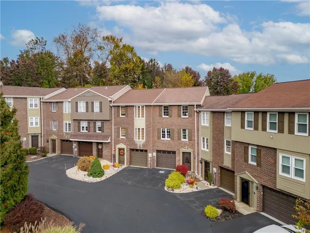 $205,000 | 6 Hennig Drive, Pittsburgh, PA 15236