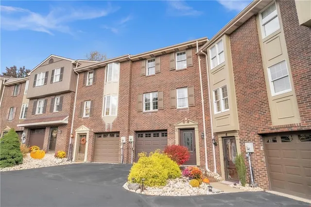 $205,000 | 6 Hennig Drive, Pittsburgh, PA 15236