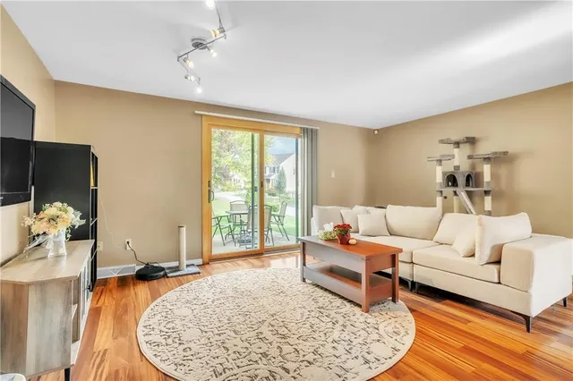 $205,000 | 6 Hennig Drive, Pittsburgh, PA 15236