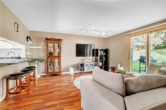 $205,000 | 6 Hennig Drive, Pittsburgh, PA 15236