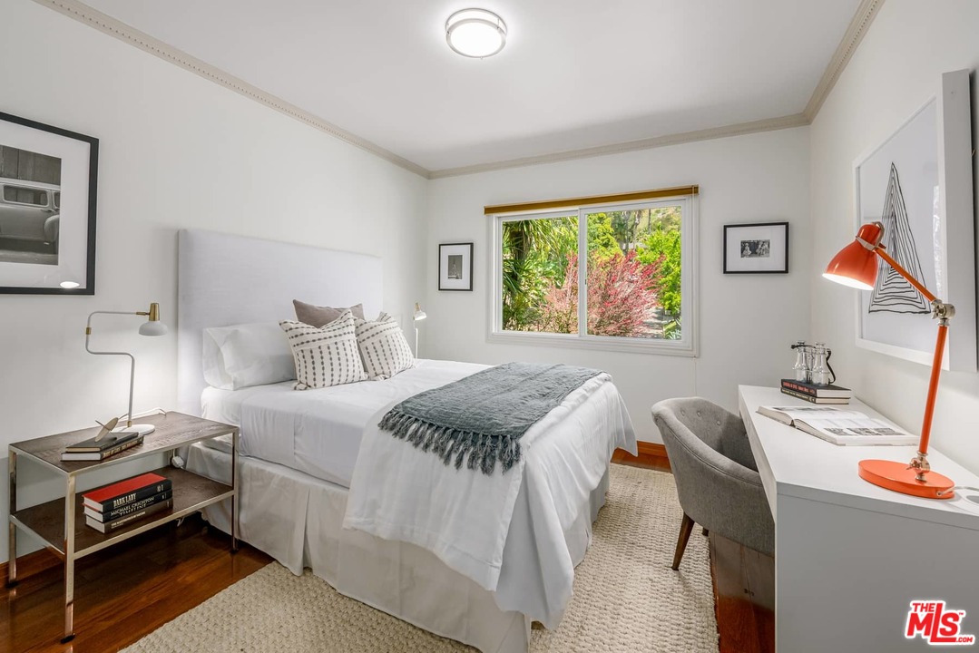 6570 Lakeridge Road Los Angeles, CA 90068 - Photo 14 of 39