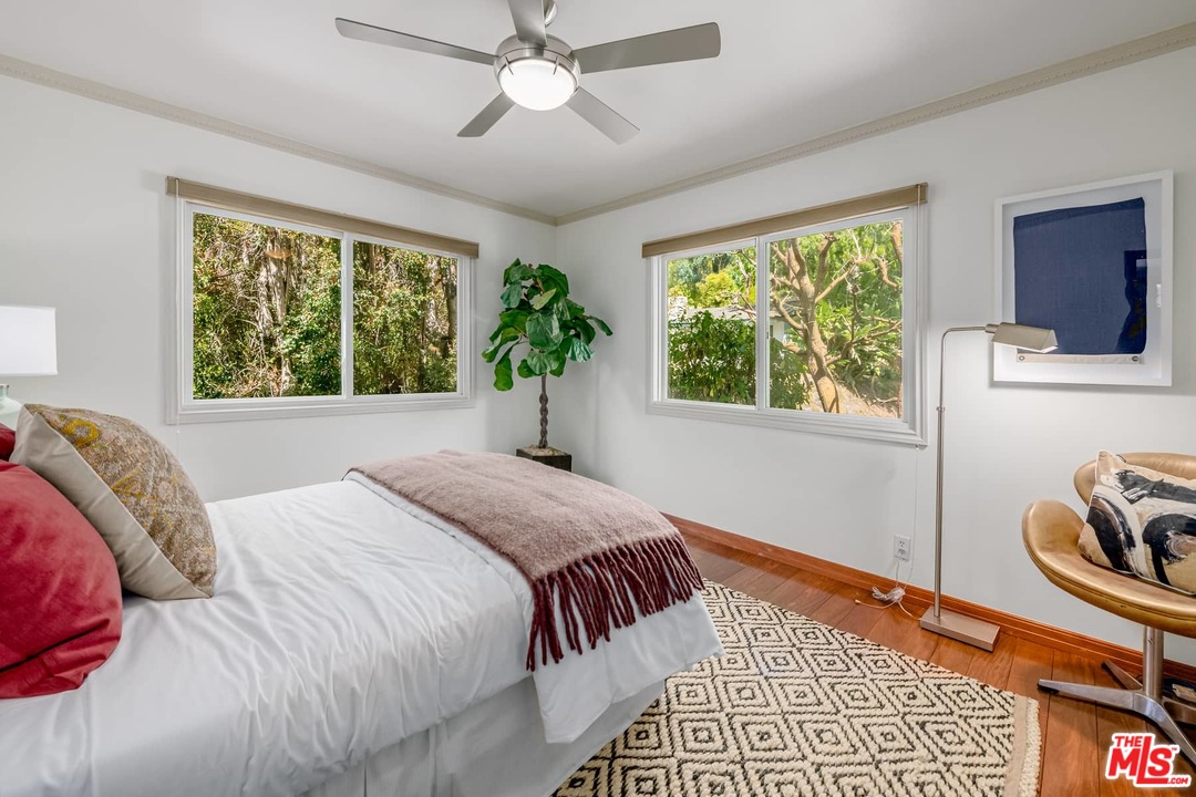 6570 Lakeridge Road Los Angeles, CA 90068 - Photo 15 of 39