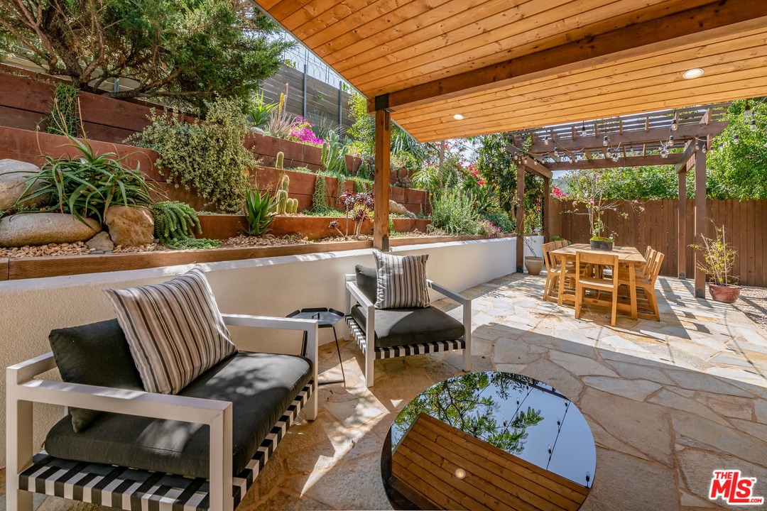 6570 Lakeridge Road Los Angeles, CA 90068 - Photo 26 of 39