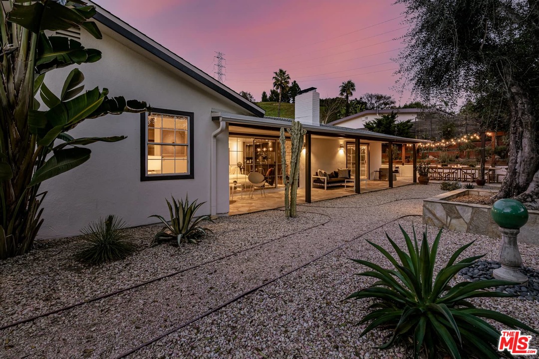 6570 Lakeridge Road Los Angeles, CA 90068 - Photo 33 of 39