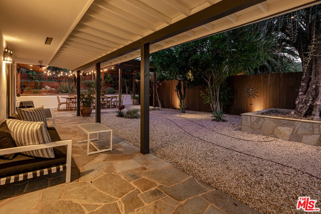 6570 Lakeridge Road Los Angeles, CA 90068 - Photo 34 of 39