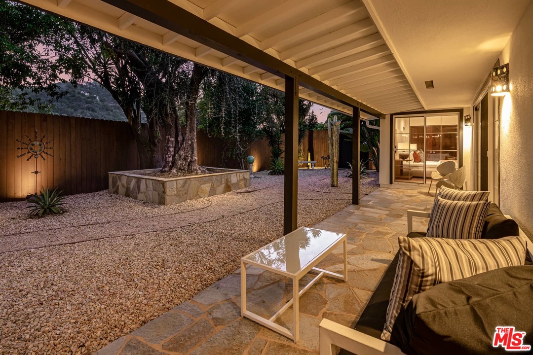 6570 Lakeridge Road Los Angeles, CA 90068 - Photo 35 of 39