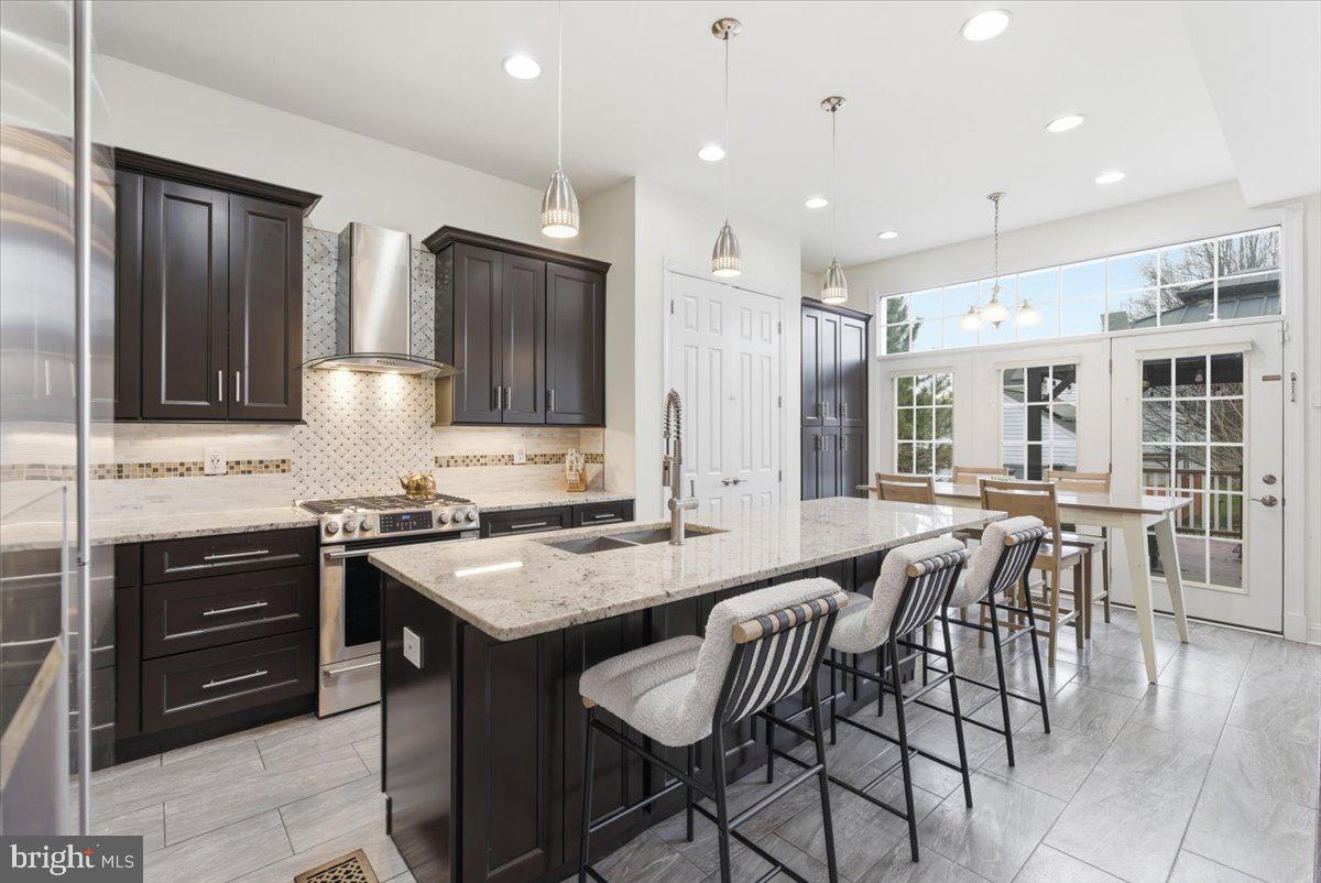 16216 Radburn Street Woodbridge, VA 22191 - Photo 11 of 64 5 BR | 4.5 BA | Trex Deck w/ fenced yard