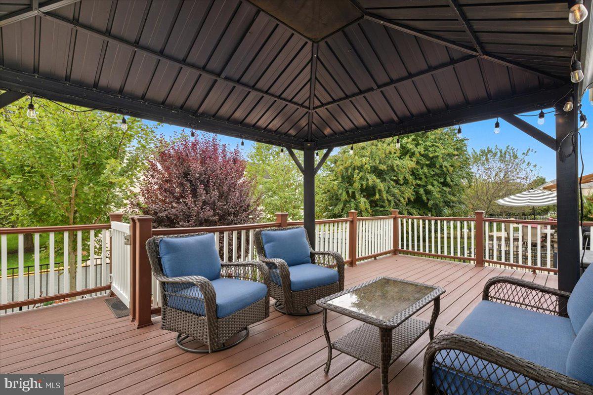 16216 Radburn Street Woodbridge, VA 22191 - Photo 15 of 64 5 BR | 4.5 BA | Trex Deck w/ fenced yard