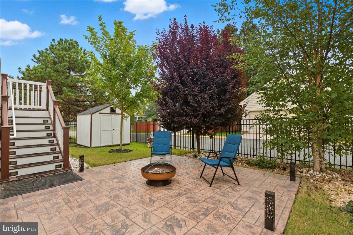 16216 Radburn Street Woodbridge, VA 22191 - Photo 16 of 64 5 BR | 4.5 BA | Trex Deck w/ fenced yard
