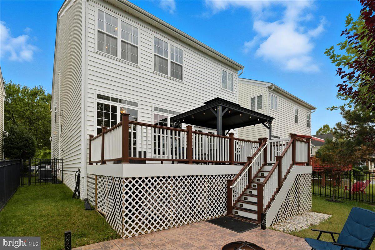 16216 Radburn Street Woodbridge, VA 22191 - Photo 17 of 64 5 BR | 4.5 BA | Trex Deck w/ fenced yard