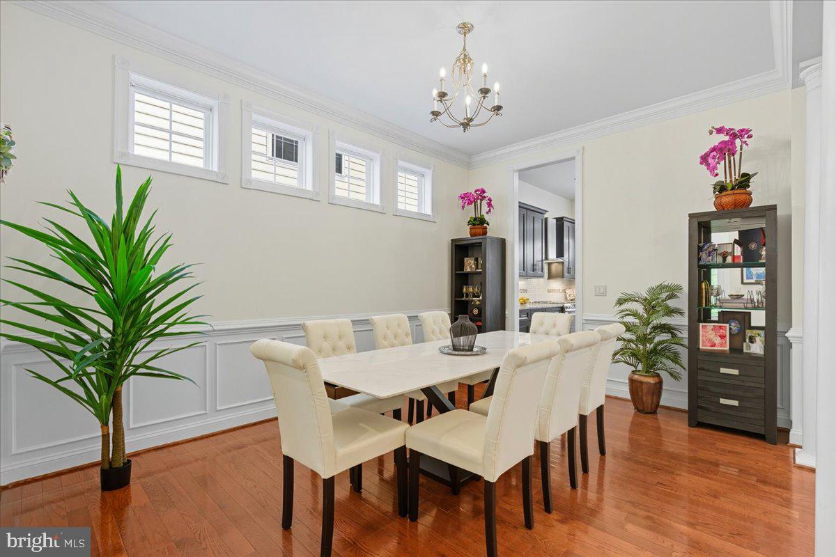 16216 Radburn Street Woodbridge, VA 22191 - Photo 18 of 64 5 BR | 4.5 BA | Trex Deck w/ fenced yard