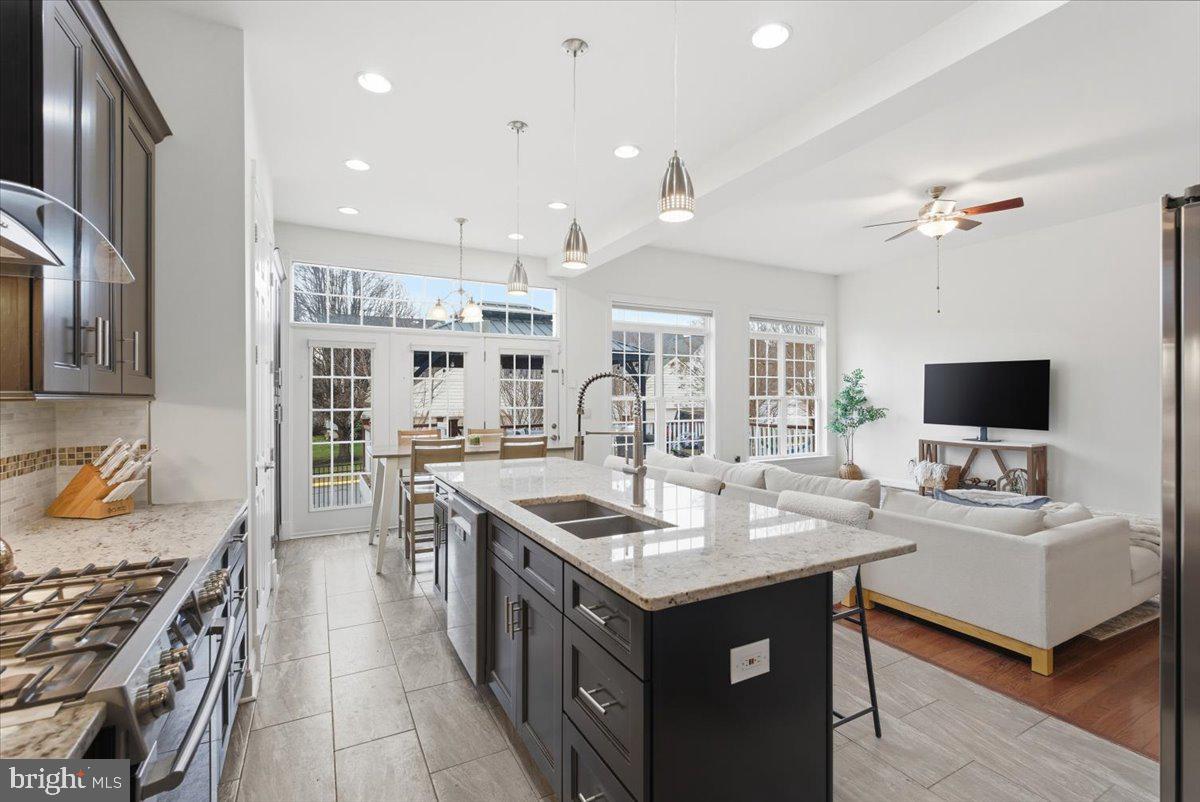 16216 Radburn Street Woodbridge, VA 22191 - Photo 3 of 64 5 BR | 4.5 BA | Trex Deck w/ fenced yard