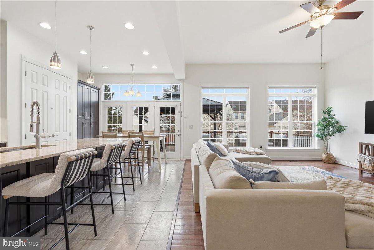 16216 Radburn Street Woodbridge, VA 22191 - Photo 5 of 64 5 BR | 4.5 BA | Trex Deck w/ fenced yard