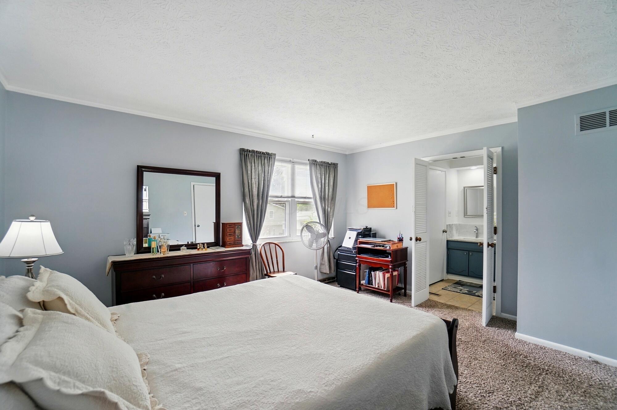 5508 Aspen Road Columbus, OH 43229 - Photo 25 of 40 Primary Room