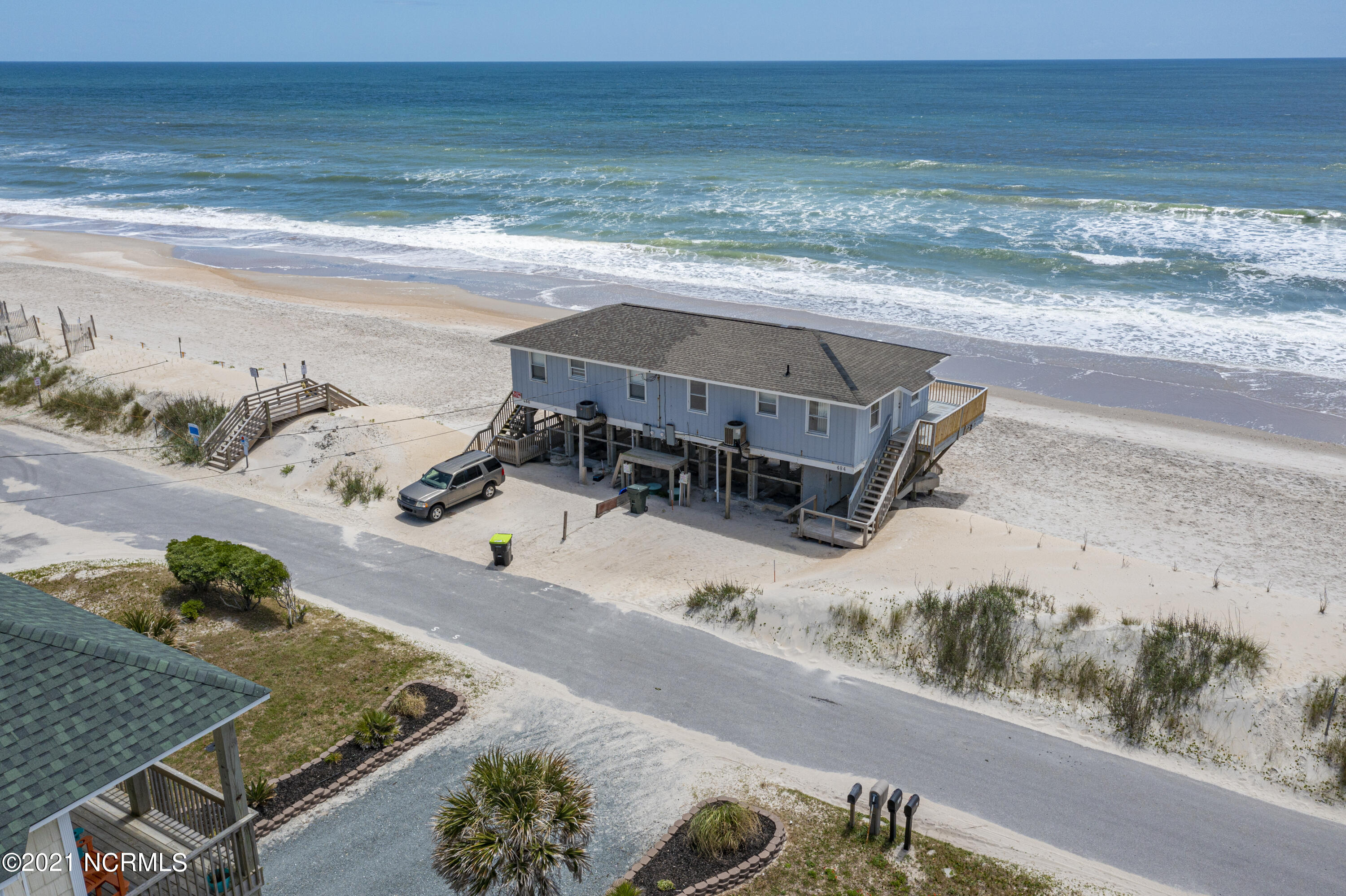 484 Topsail Road North Topsail Beach, NC 28460 - Photo 4 of 57 1