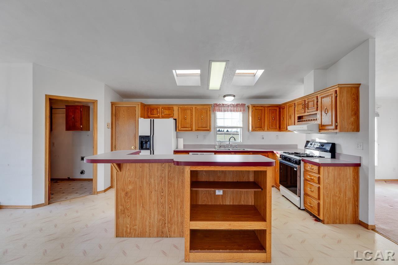 11595 Wheaton Road Cement City, MI 49233 - Photo 6 of 47 50128246-5.JPG