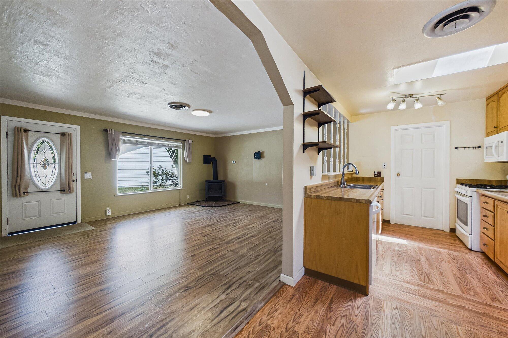 1185 Eeloa Avenue Rio Dell, CA 95562 - Photo 12 of 49