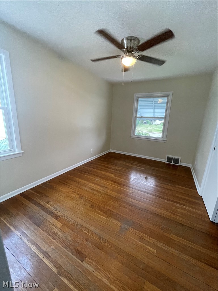 29317 Oakdale Road Willowick, OH 44095 - Photo 8 of 33 Bedroom1