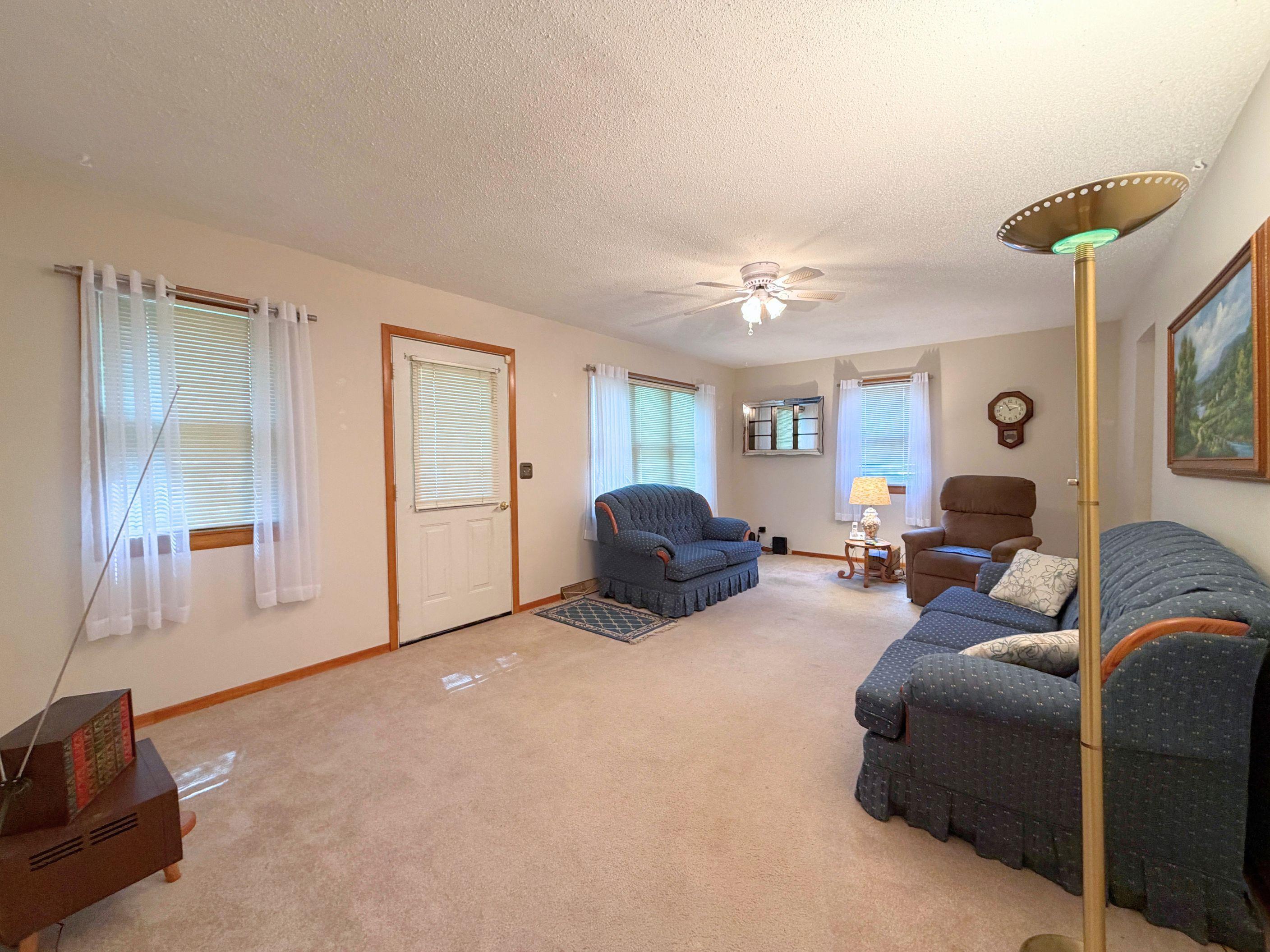 7099 North Henderson Road Davison, MI 48423 - Photo 4 of 55