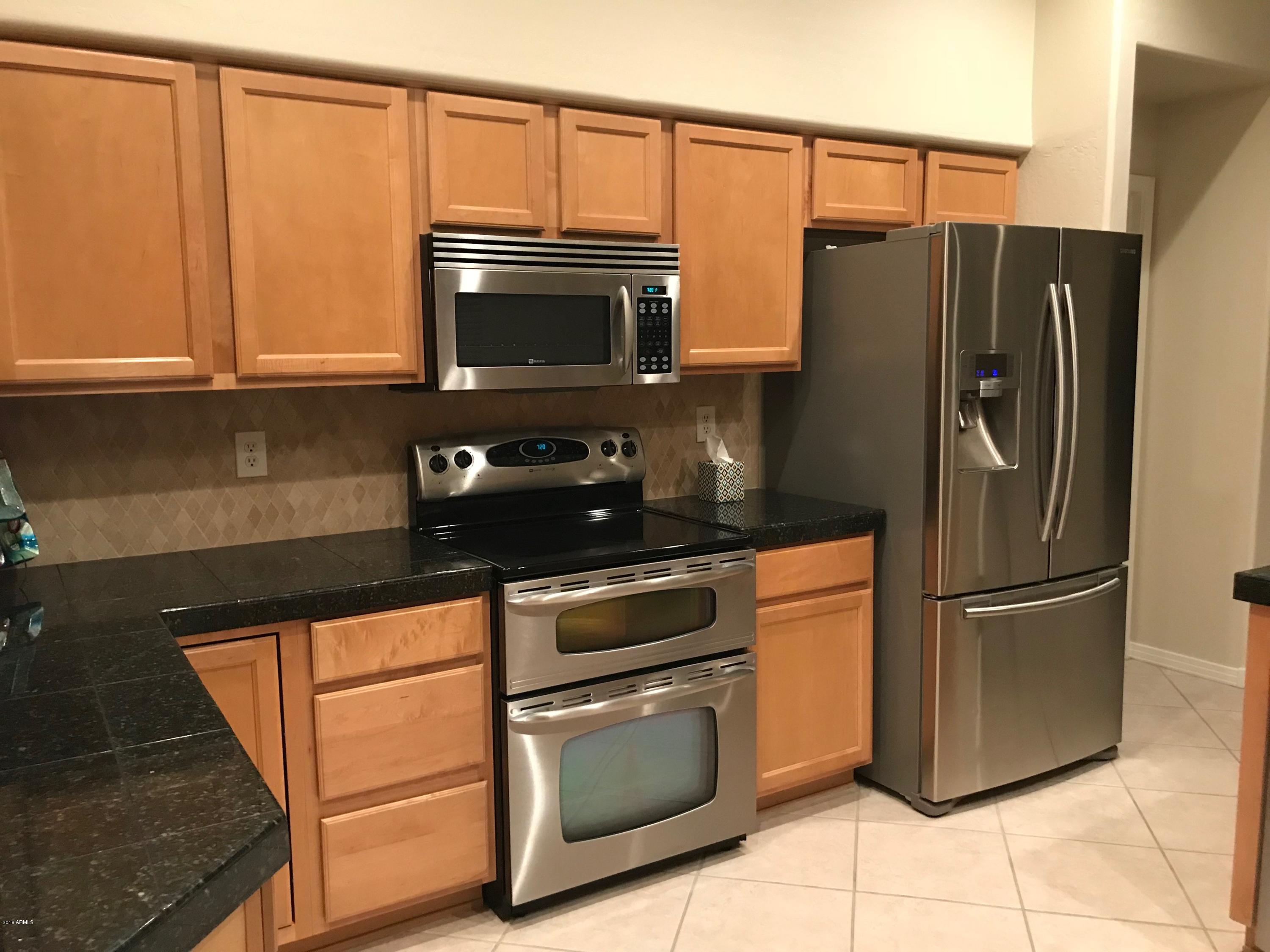 3919 East Carson Road Phoenix, AZ 85042 - Photo 13 of 48 Kitchen