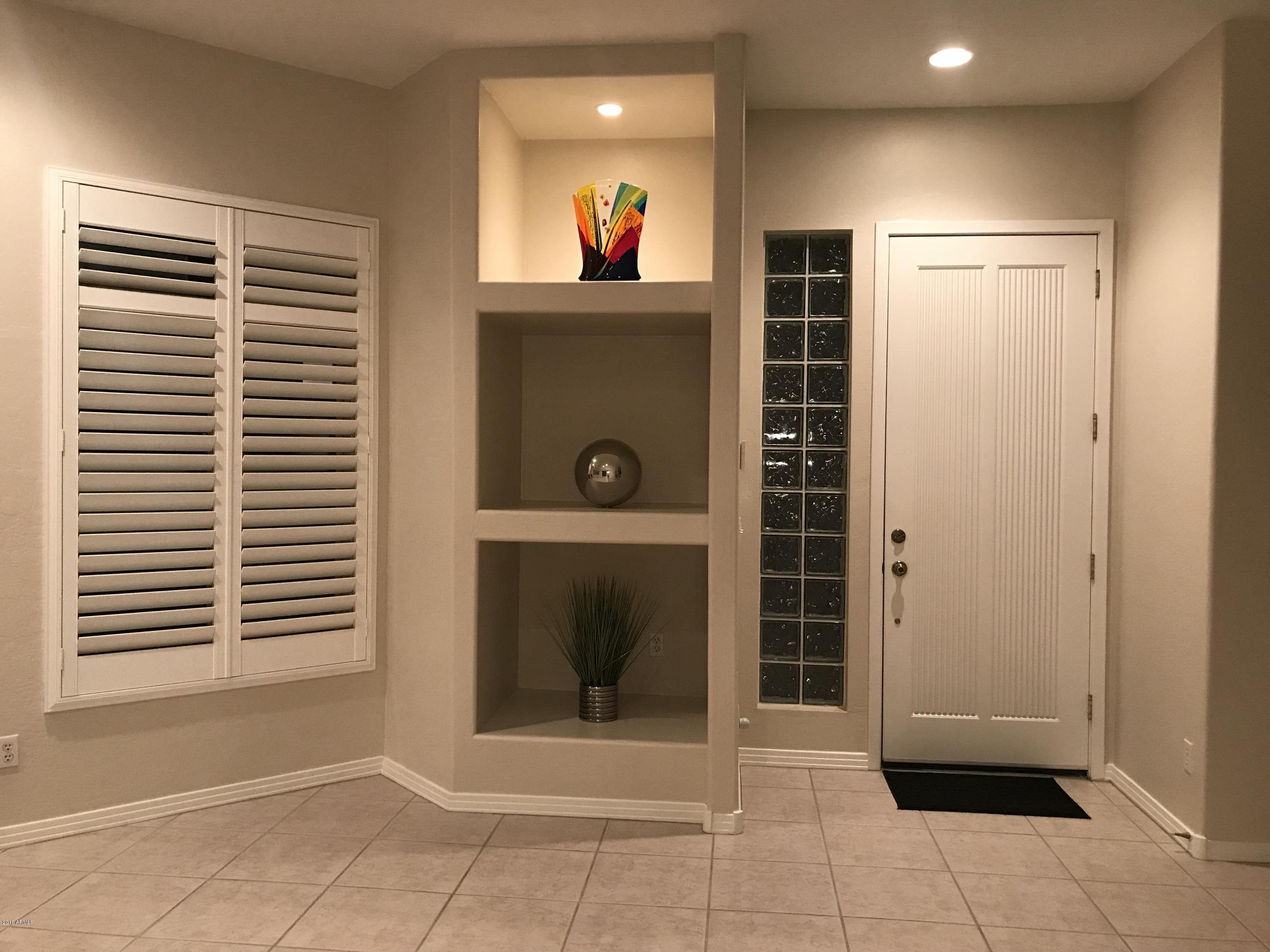 3919 East Carson Road Phoenix, AZ 85042 - Photo 4 of 48 Plant Shelves