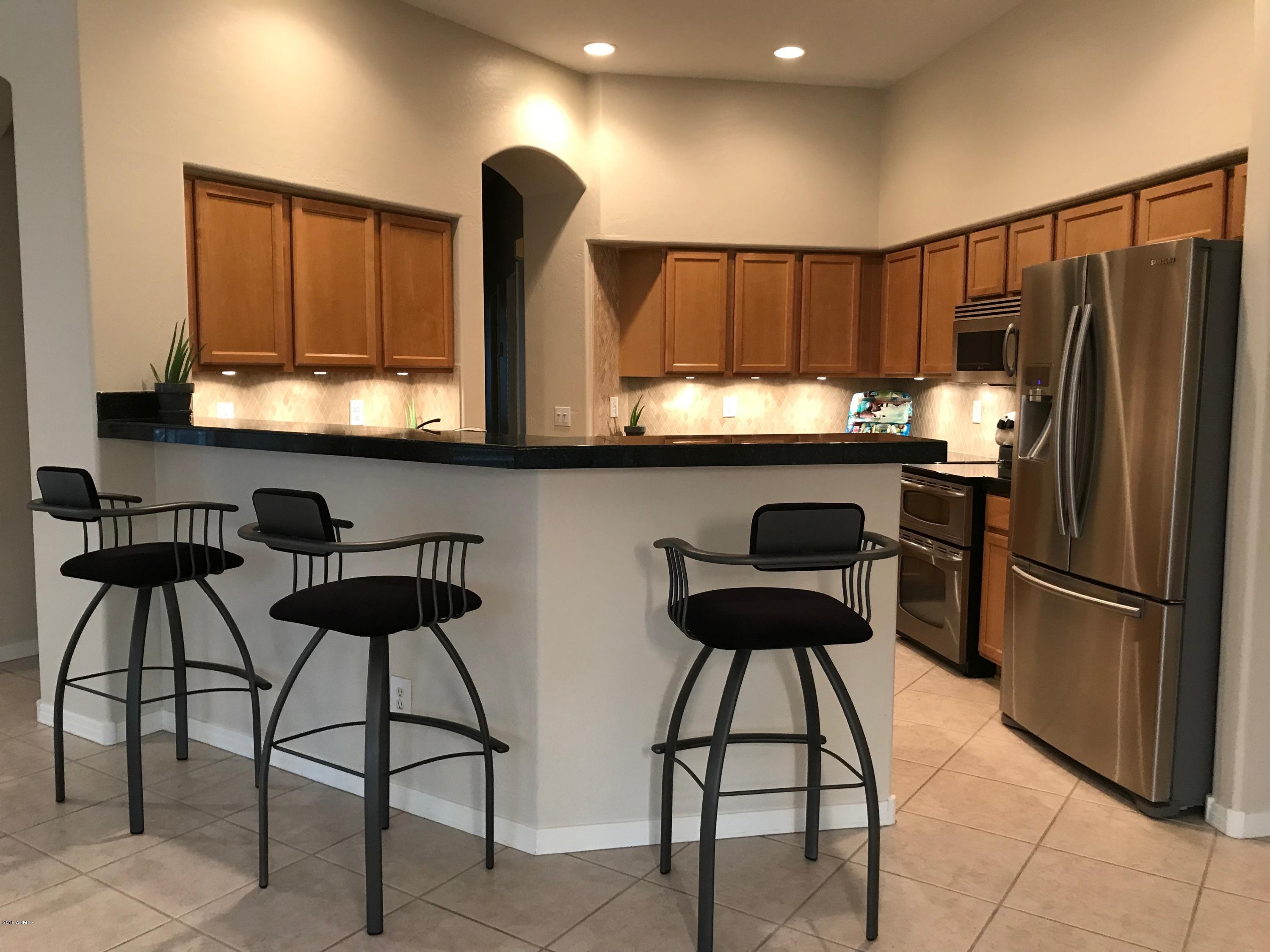 3919 East Carson Road Phoenix, AZ 85042 - Photo 10 of 48 Kitchen Bar