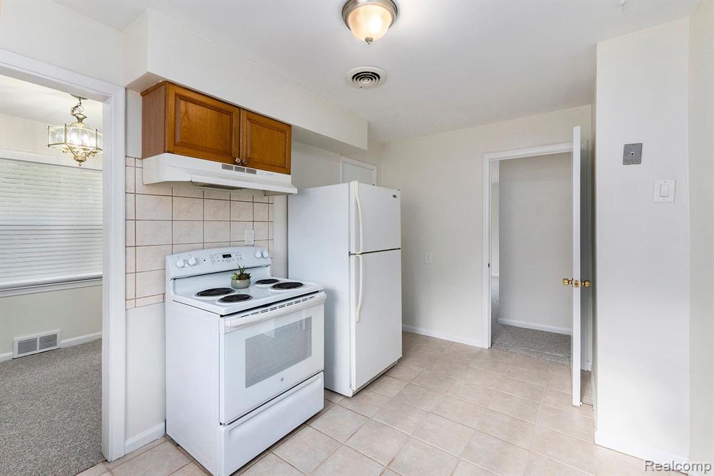 4467 West 14 Mile Road Royal Oak, MI 48073 - Photo 8 of 21