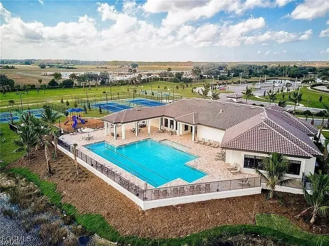 $2,600 | 3261 Altimira Drive, Fort Myers, FL 33905